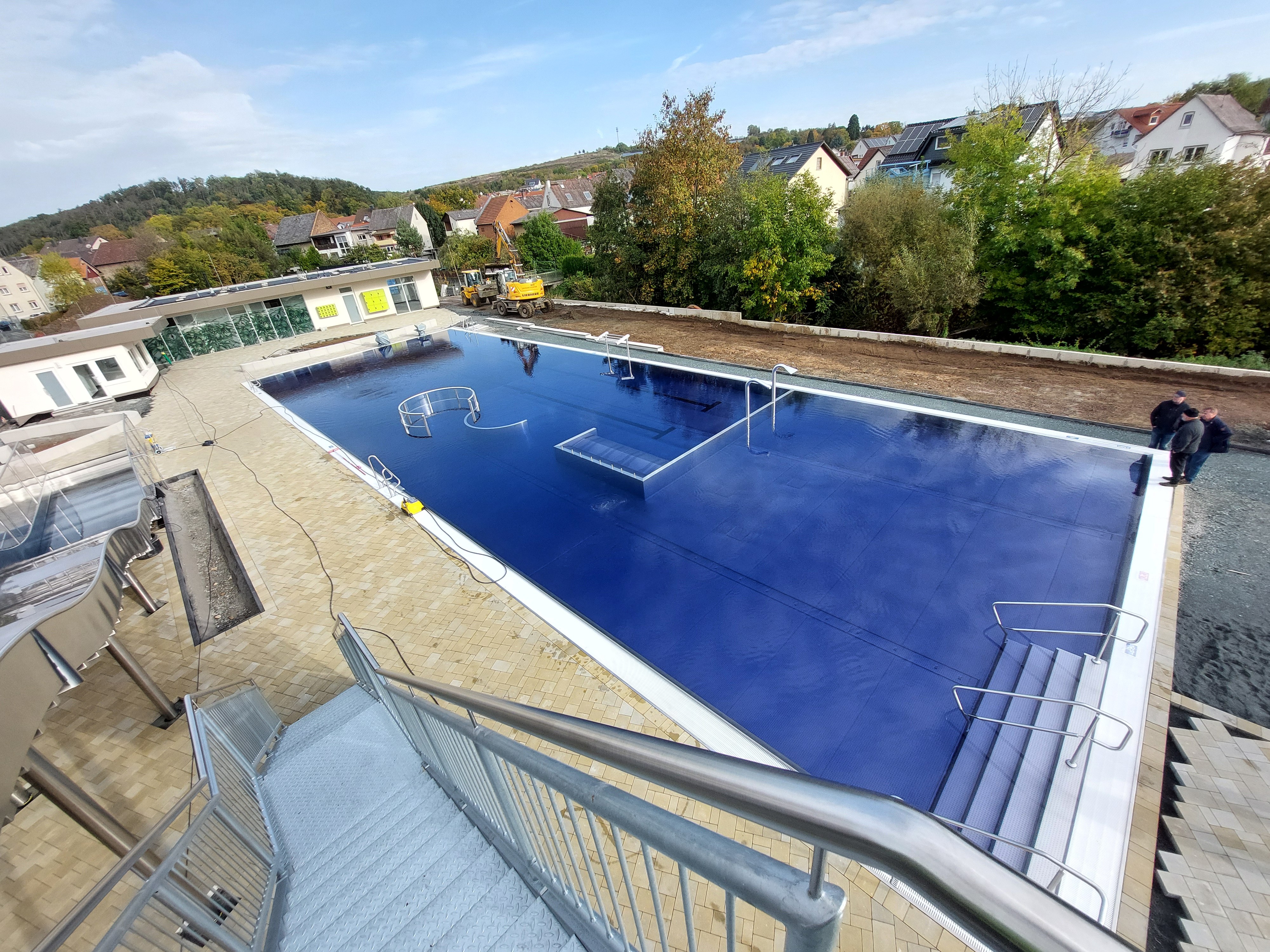 Schwimmbecken von oben